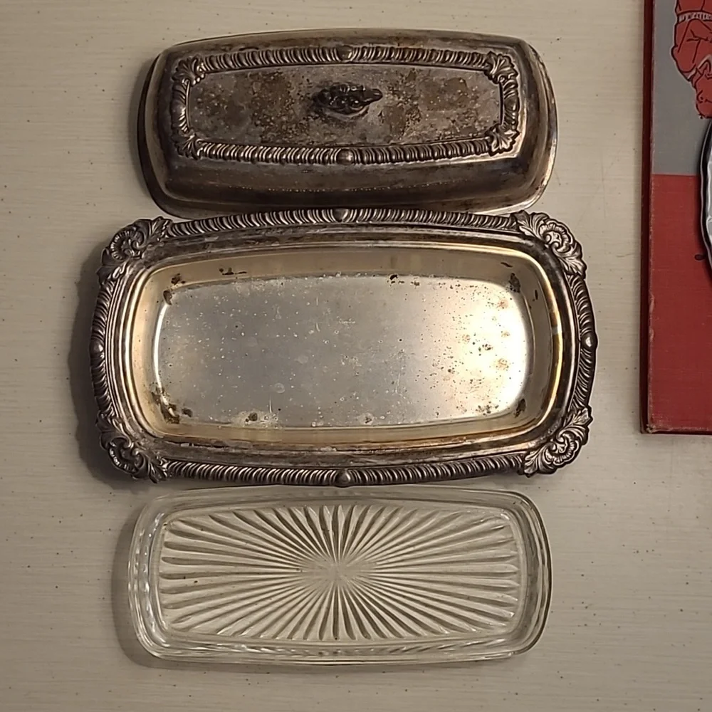 Vintage silver plated butter dish with original glass liner insert - Picture 3 of 12